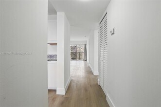 8540 N Sherman Cir in Miramar, FL - Building Photo - Building Photo