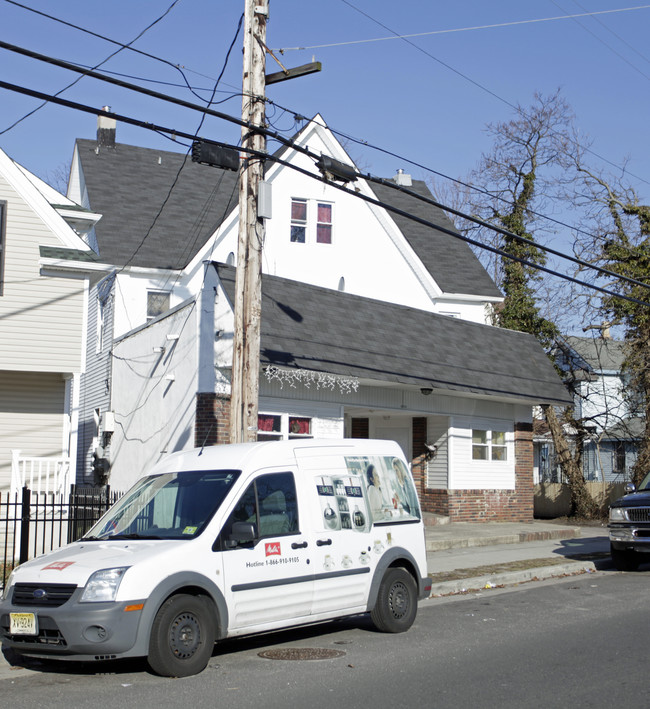 415-417 Prospect Ave in Asbury Park, NJ - Foto de edificio - Building Photo