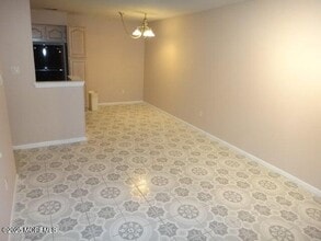 422 Indigo Ct in Morganville, NJ - Building Photo - Building Photo