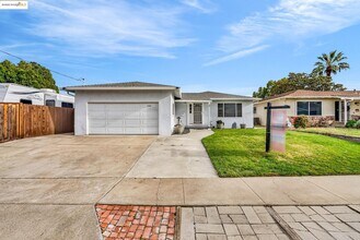 1209 Tulip Dr in Antioch, CA - Building Photo - Building Photo