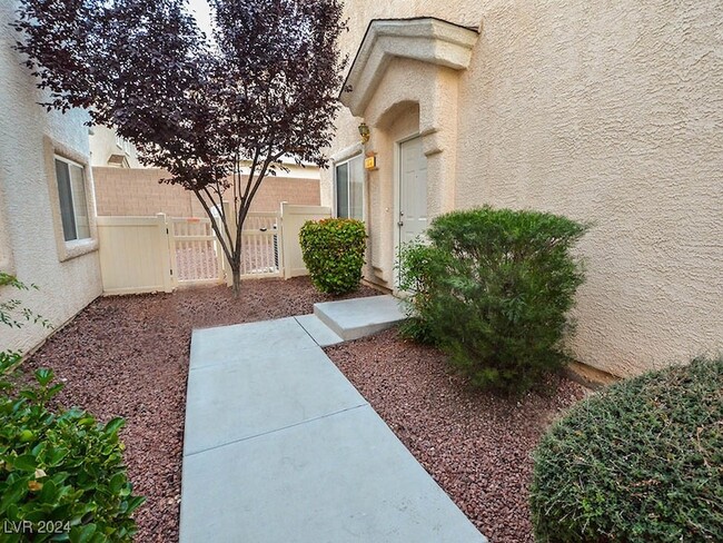 9329 Square Dance Pl, Unit 3313 in Las Vegas, NV - Building Photo - Building Photo