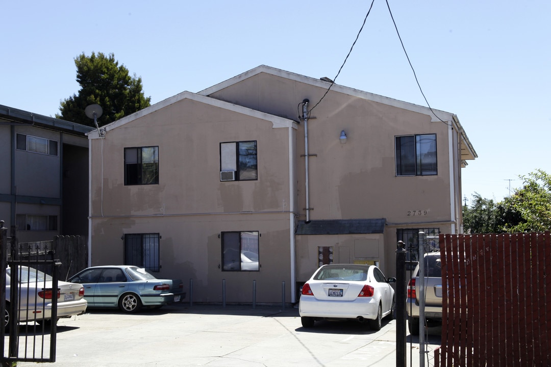 2739 Nicol Ave in Oakland, CA - Building Photo