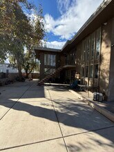 3371 Brussels St, Unit 4 in Las Vegas, NV - Foto de edificio - Building Photo