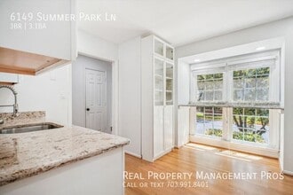 6149 Summer Park Ln in Alexandria, VA - Building Photo - Building Photo