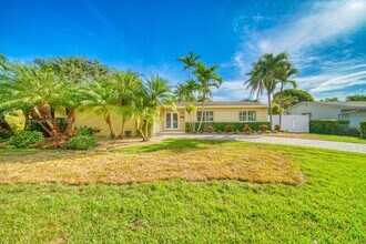 10355 SW 97th St in Miami, FL - Building Photo - Building Photo
