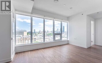 203 College St in Toronto, ON - Building Photo - Building Photo