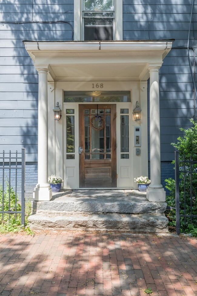 168 Neal St in Portland, ME - Building Photo - Building Photo
