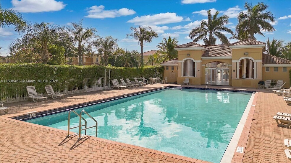 10934 SW 247th Ter, Unit 24 in Homestead, FL - Foto de edificio