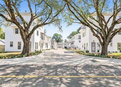 property at 214 Steiner Oaks