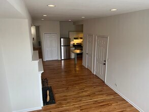 900 N Ashland Ave, Unit 2 in Chicago, IL - Building Photo - Building Photo