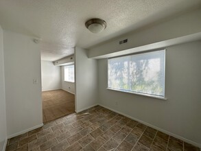 Courtyard Apartments in Kansas City, MO - Building Photo - Building Photo