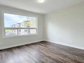 225 Queen St in Sarnia, ON - Building Photo