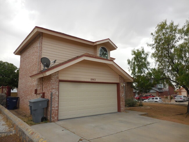10912 Sandy Koufax Dr in El Paso, TX - Building Photo - Building Photo