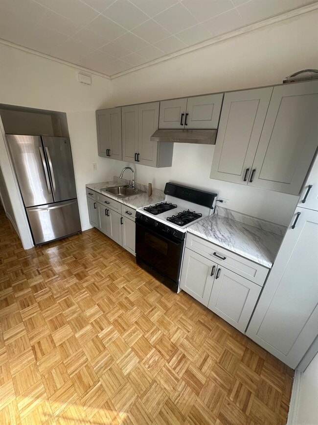 58 Hemlock St in Brooklyn, NY - Building Photo - Building Photo