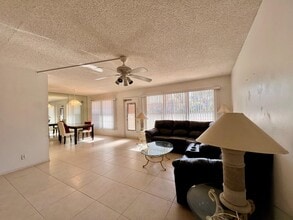 213 Wellington L in West Palm Beach, FL - Building Photo - Building Photo