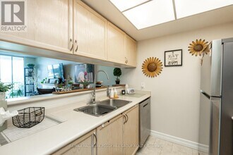 75 Ellen St in Barrie, ON - Building Photo - Building Photo