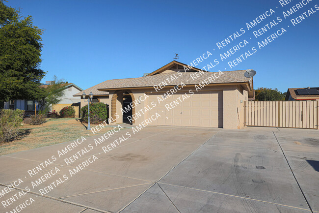 8520 W Diana Ave in Peoria, AZ - Building Photo - Building Photo