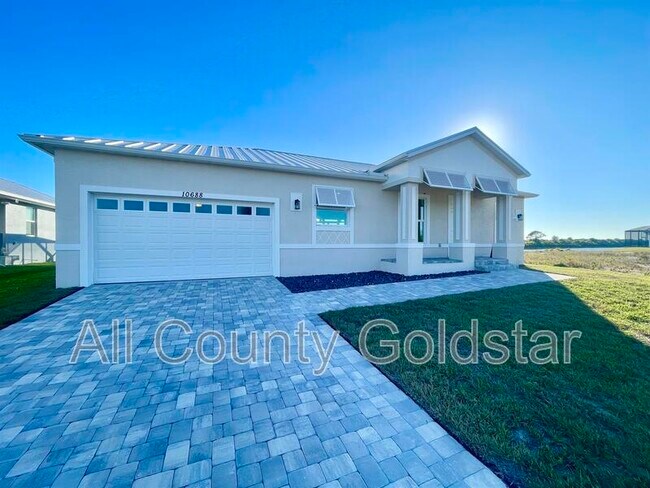 10688 McAlester Cir in Port Charlotte, FL - Building Photo - Building Photo