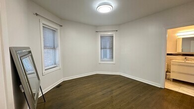 5716 N Campbell Ave in Chicago, IL - Building Photo - Building Photo