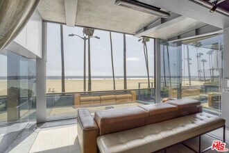 2911 Ocean Front Walk in Los Angeles, CA - Building Photo - Building Photo