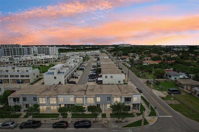 13908 SW 259th Way in Princeton, FL - Building Photo - Building Photo