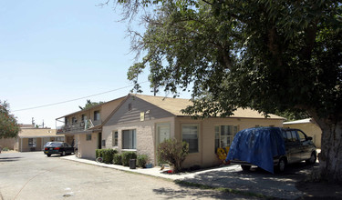 Campus View in Hemet, CA - Building Photo - Building Photo