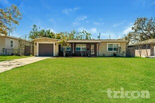 5834 5th Ave S in St. Petersburg, FL - Building Photo