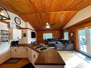 203 E 6th Ave in North Pole, AK - Building Photo - Building Photo