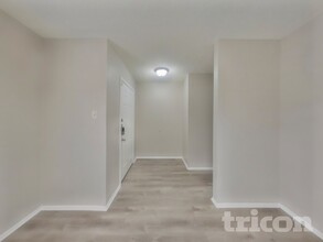 15022 Old Creek St in San Antonio, TX - Foto de edificio - Building Photo