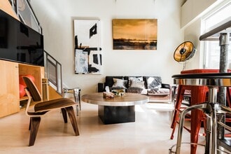 800 King St W in Toronto, ON - Building Photo - Building Photo