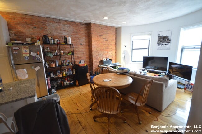 610 Columbus Ave, Unit 6 in Boston, MA - Foto de edificio - Building Photo