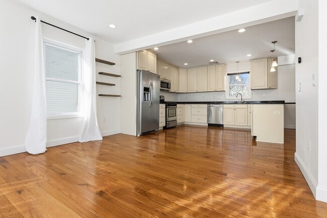 21 Emerton St in Salem, MA - Building Photo - Building Photo