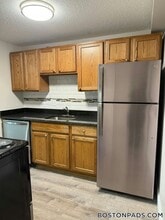 47 Princeton St, Unit 210 in Leominster, MA - Foto de edificio - Building Photo