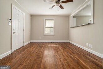 973 Lawton St SW in Atlanta, GA - Building Photo - Building Photo