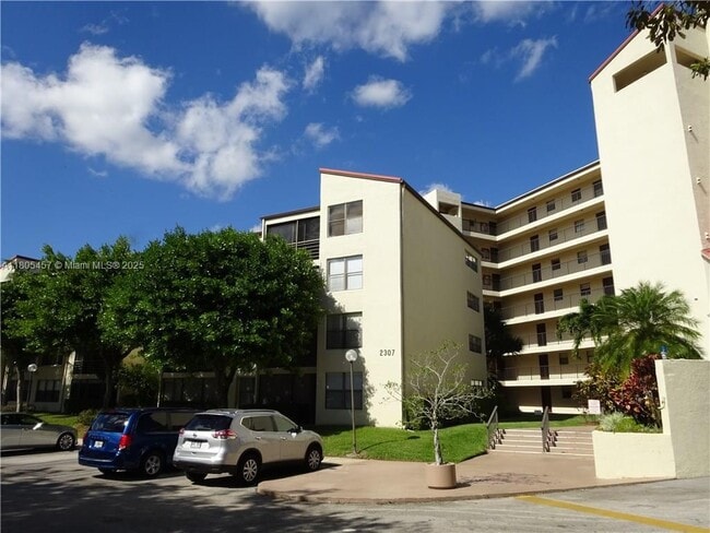property at 2309 S Cypress Bend Dr