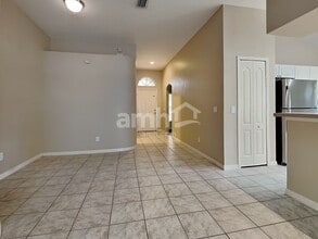 9827 White Barn Way in Riverview, FL - Building Photo - Building Photo