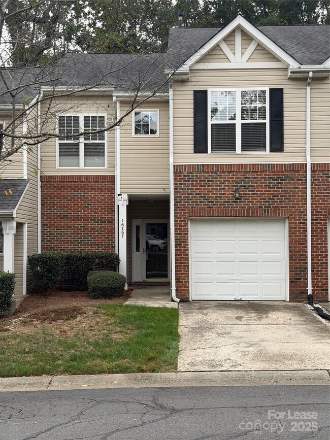 16767 Commons Creek Dr in Charlotte, NC - Building Photo - Building Photo
