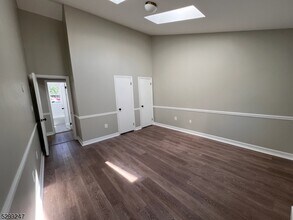 349 Bloomfield Ave-Unit -124 in Bloomfield, NJ - Foto de edificio - Building Photo