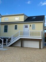 101 W Cove Way in Lavallette, NJ - Building Photo