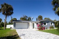 3582 Papaya St in Saint James City, FL - Foto de edificio - Building Photo