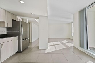 910 West Ave, Unit 1129 in Miami Beach, FL - Building Photo - Building Photo