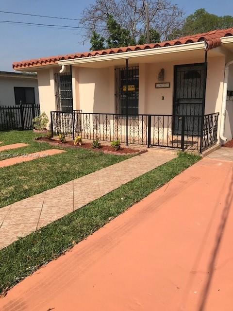 property at 2613 SW 33rd Ct