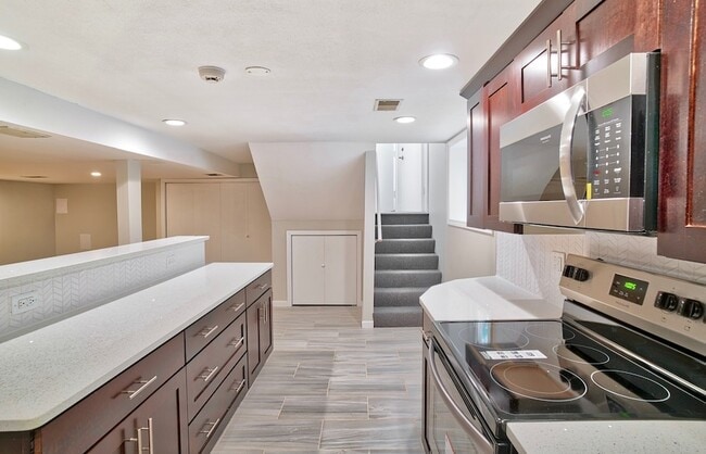 4831 Kirk St, Unit G in Skokie, IL - Building Photo - Building Photo