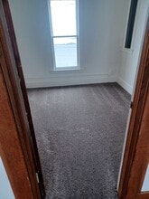 239 Ann St NE, Unit 2 in Grand Rapids, MI - Foto de edificio - Building Photo