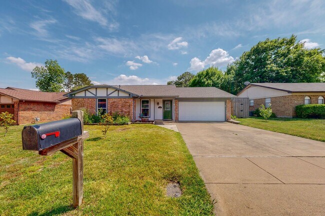 5106 Atlantis Terrace in Arlington, TX - Foto de edificio - Building Photo