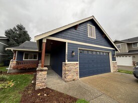 1689 Aaron Dr in Lynden, WA - Building Photo