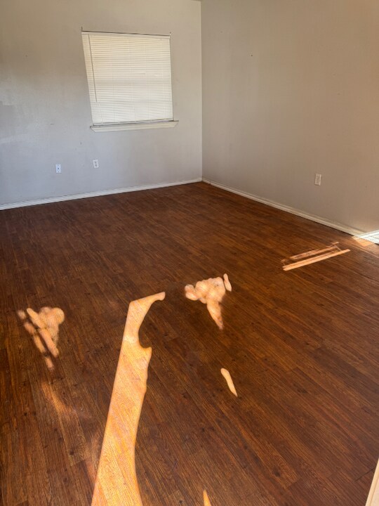 750 Bonham St in Paris, TX - Building Photo