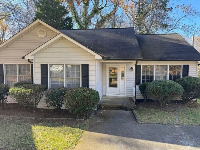 property at 1424 Ridgewood Dr