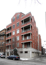 120 W Oak St in Chicago, IL - Building Photo - Building Photo