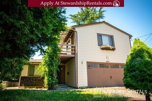 5017 SE 45th Ave in Portland, OR - Building Photo